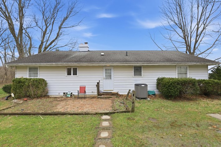 Image for Onsite Live House Auction 3634 Hazelton Etna Rd, Johnstown, OH 43031 May 9th 2pm