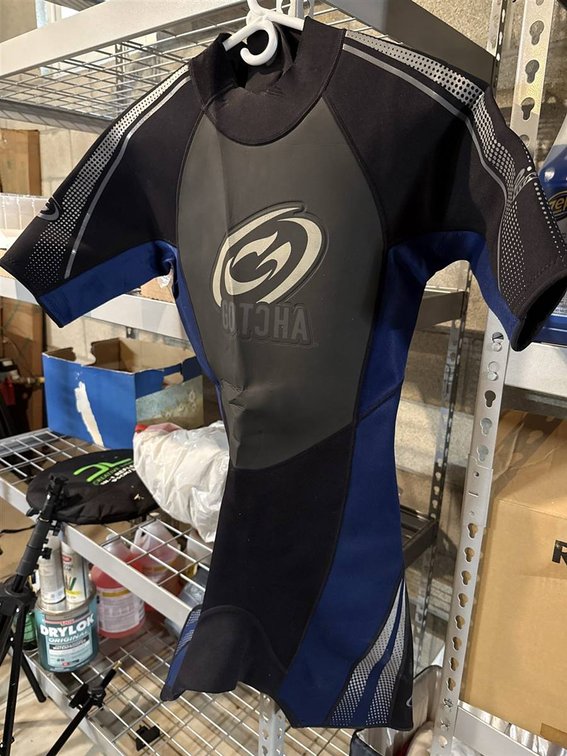 Gotcha Mens Short Sleeve Wetsuit Size M