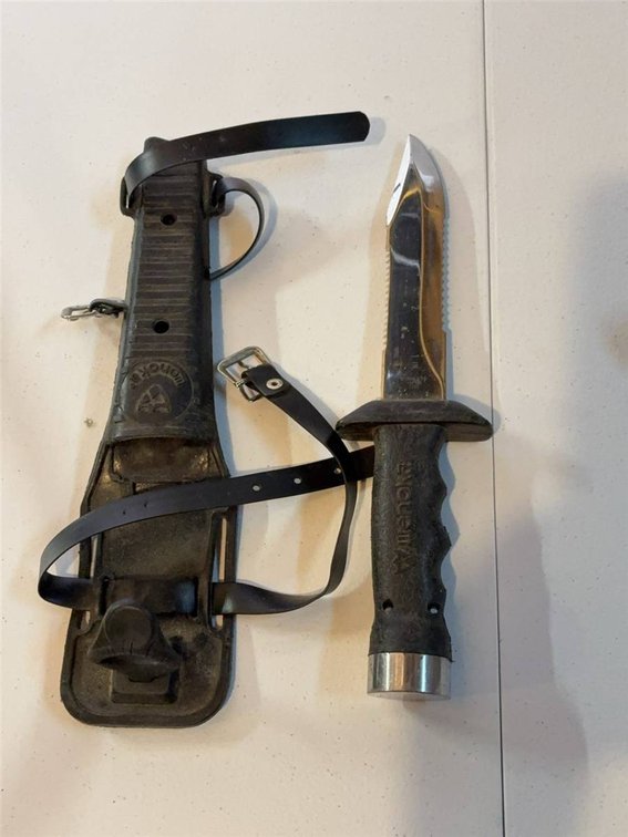 Menoka Survival Knife With Sheath And Ruler