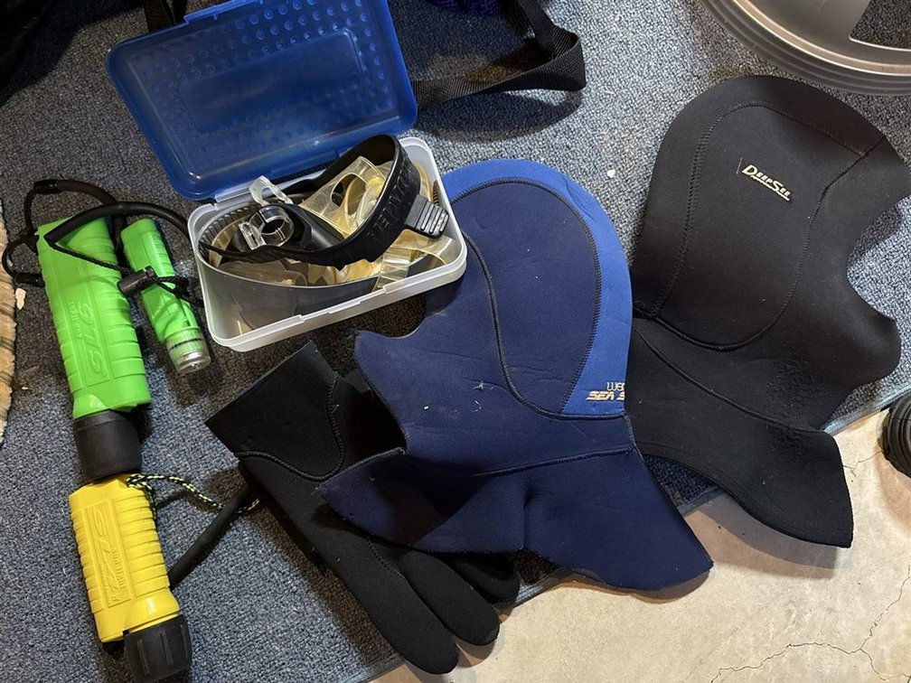 Diveskin Hoods, Gloves, Dive Lights, Mask Set