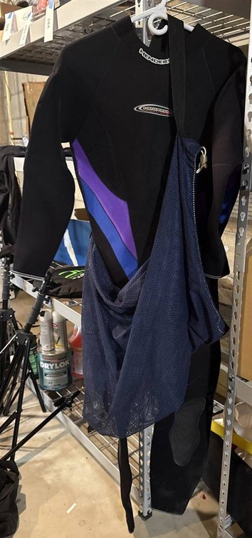 Henderson Wetsuit Size 14 Black and Purple