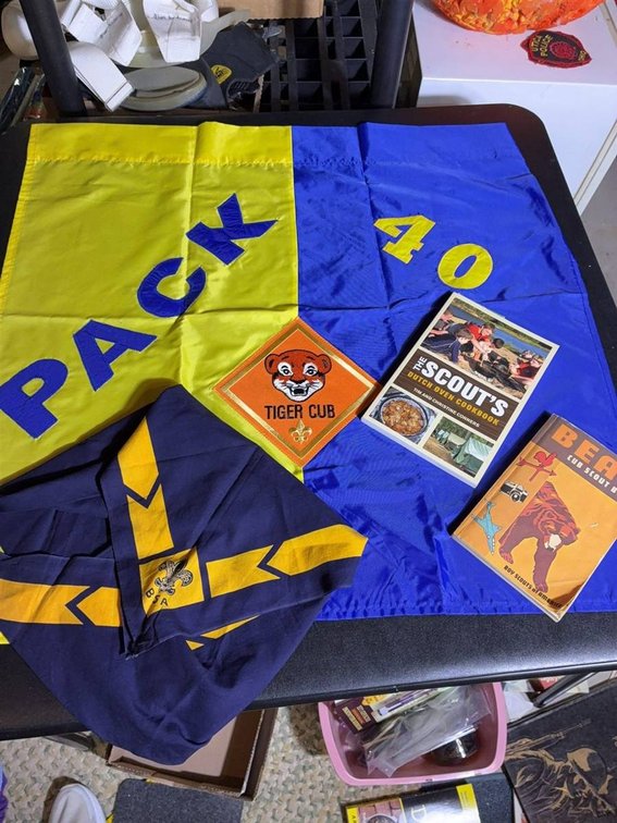 Boy Scouts Pack 40 Collection, Books and Items