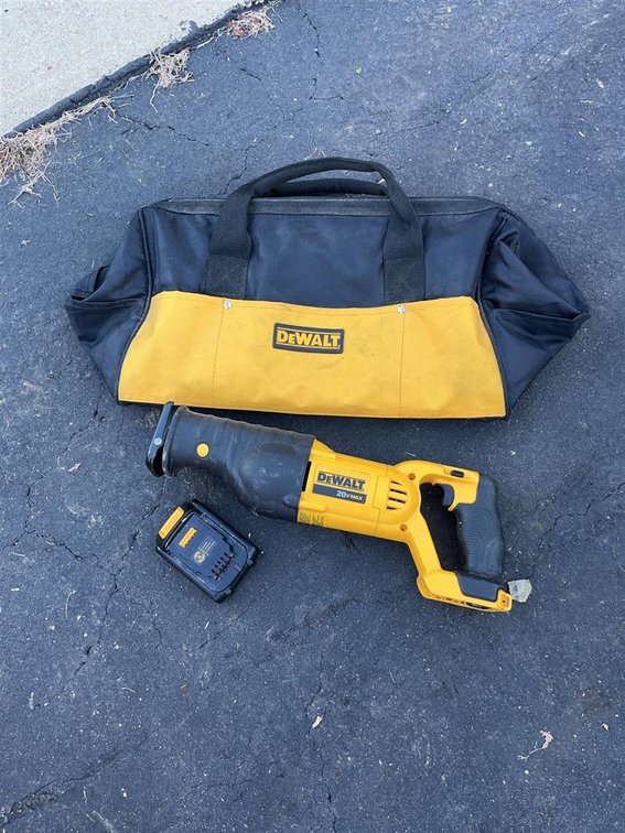 DeWalt 20V MAX Reciprocating Saw Set