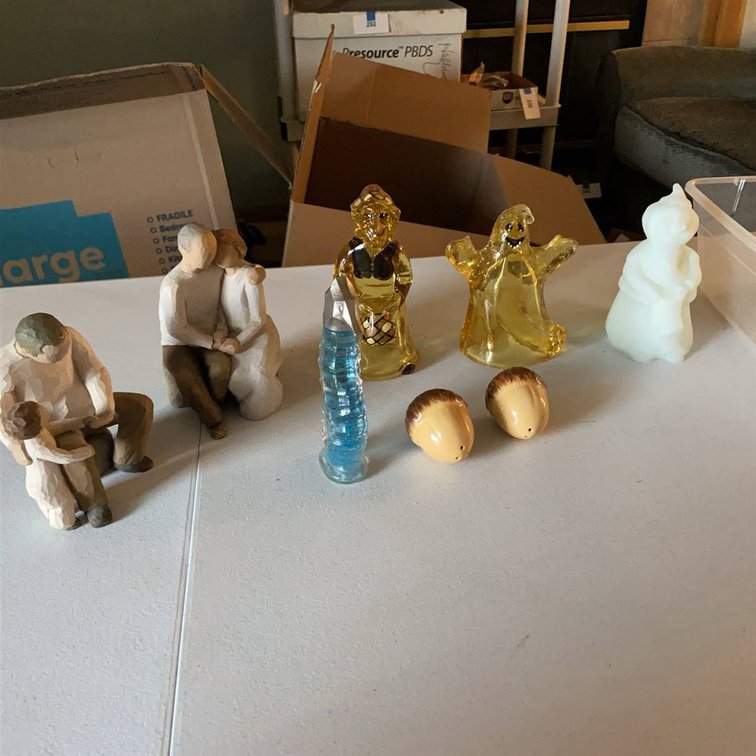 Figurines and Novelty Items Lot
