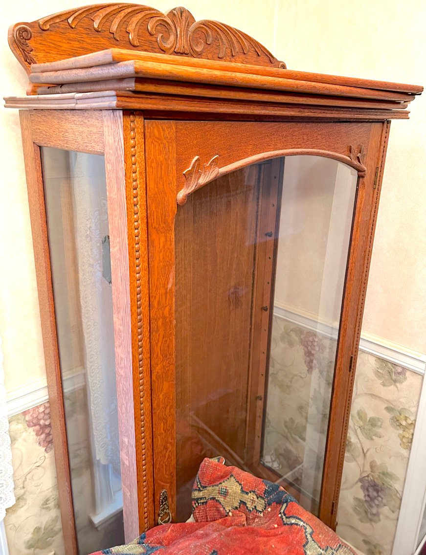 Image for UNUSUAL & INCREDIBLE ESTATE AUCTION