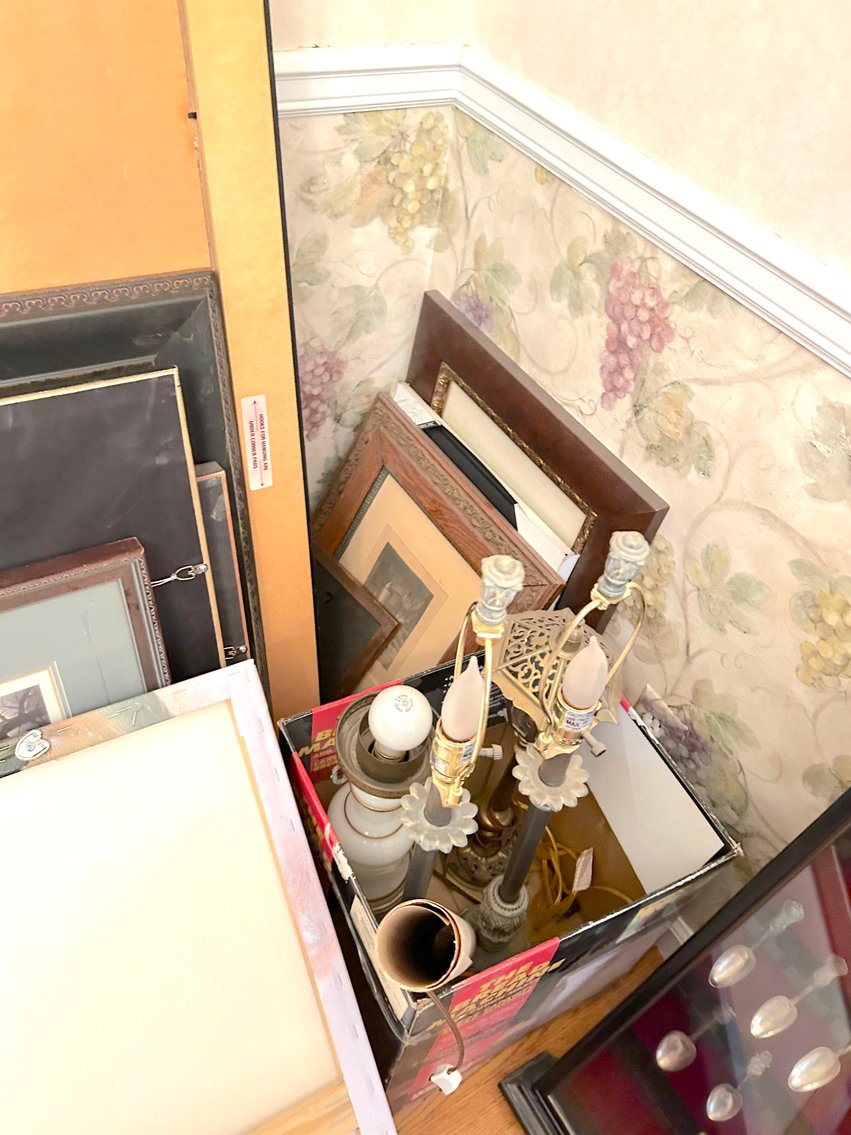 Image for UNUSUAL & INCREDIBLE ESTATE AUCTION