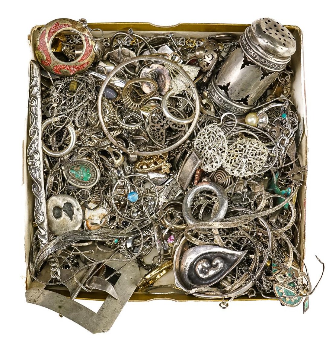 Image for UNUSUAL & INCREDIBLE ESTATE AUCTION