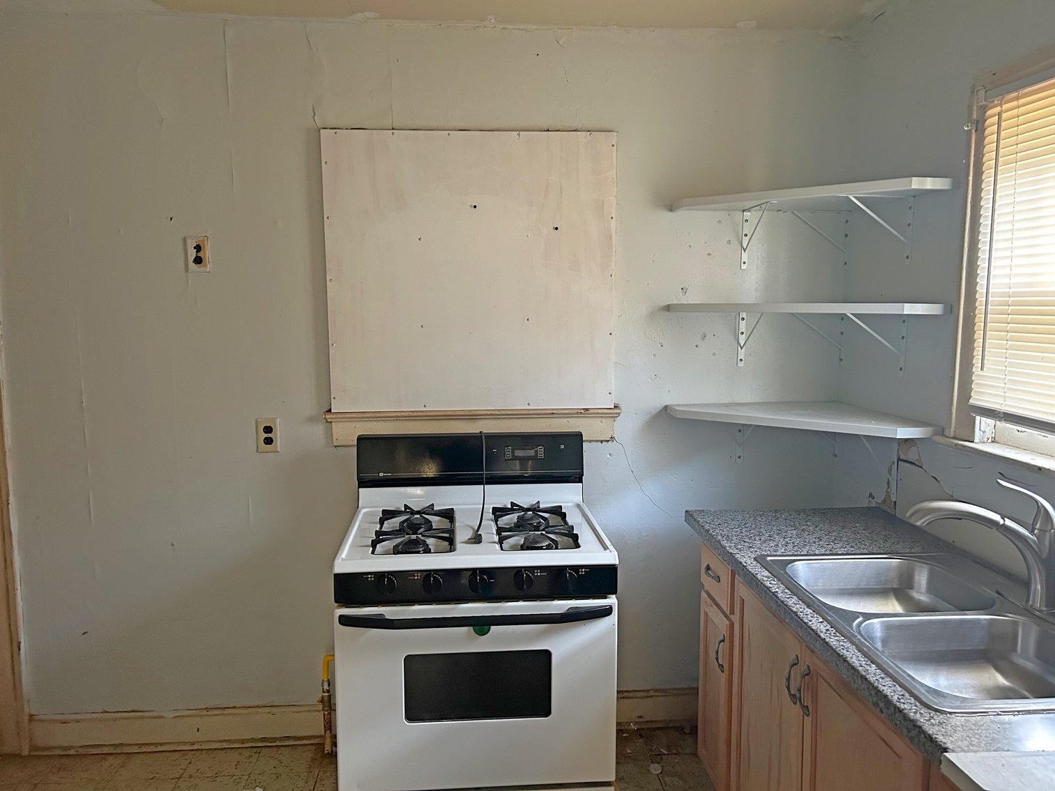 Image for ABSOLUTE ONLINE ONLY REAL ESTATE AUCTION