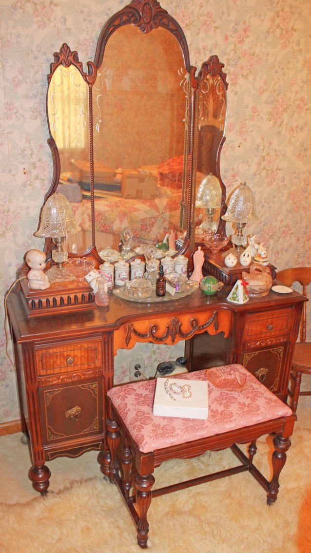 Image for ESTATE AUCTION