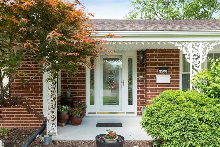 Image for LIVING ESTATE AUCTION