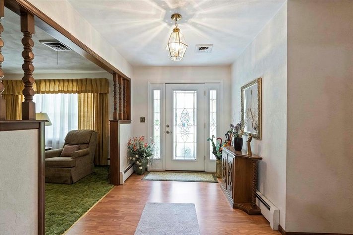 Image for LIVING ESTATE AUCTION