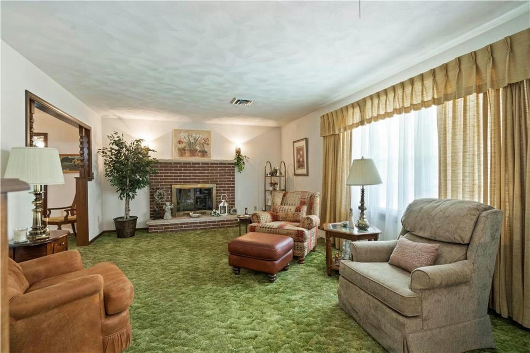 Image for LIVING ESTATE AUCTION