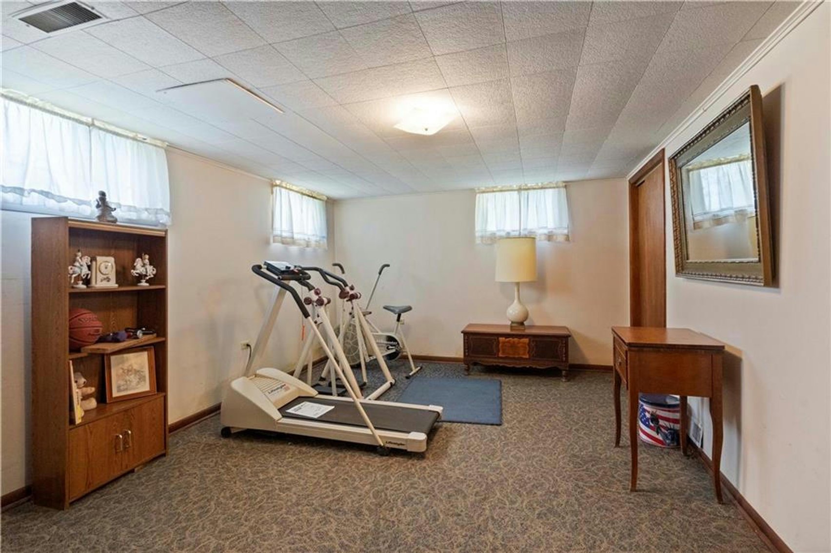 Image for LIVING ESTATE AUCTION