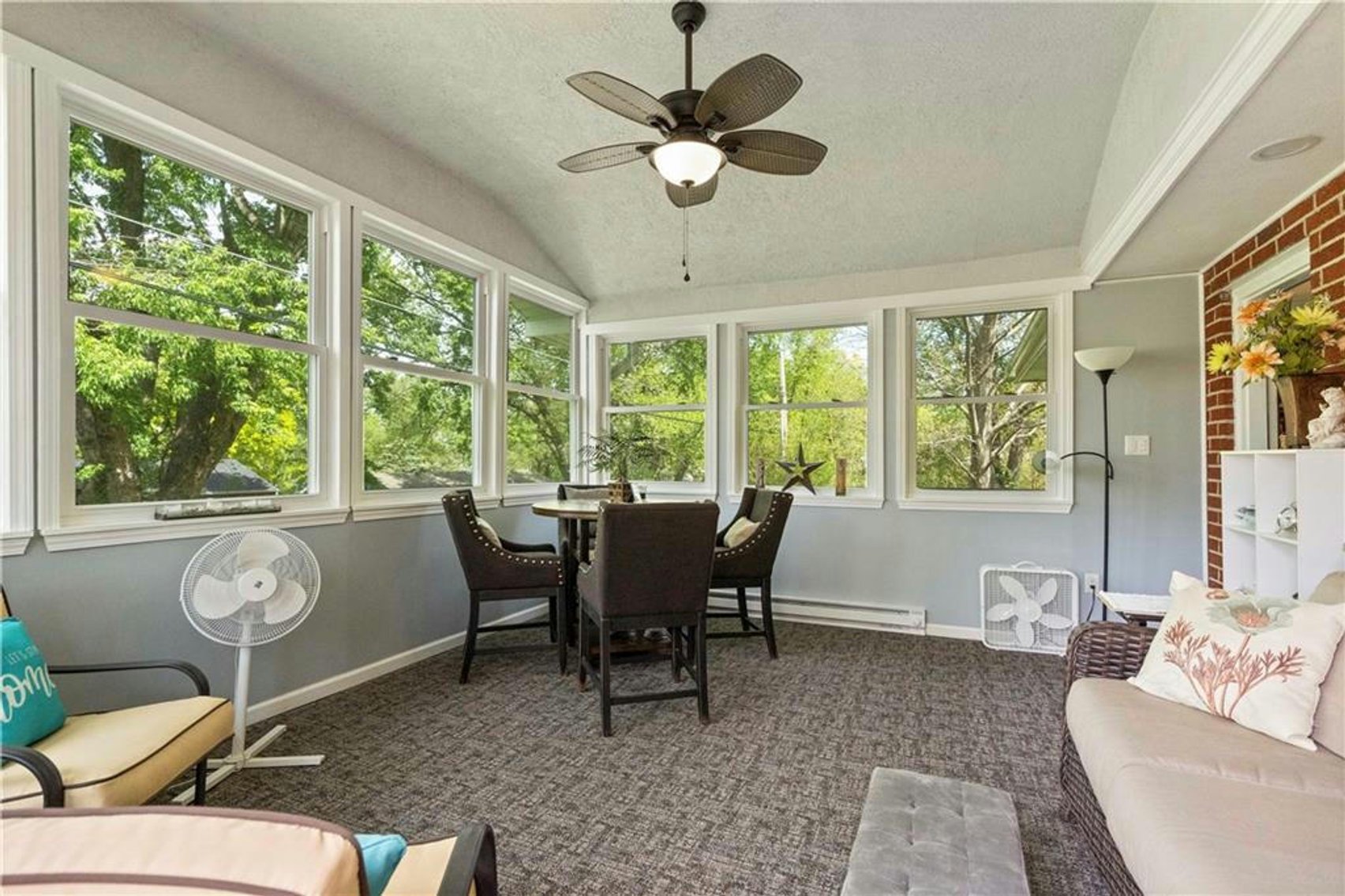 Image for LIVING ESTATE AUCTION