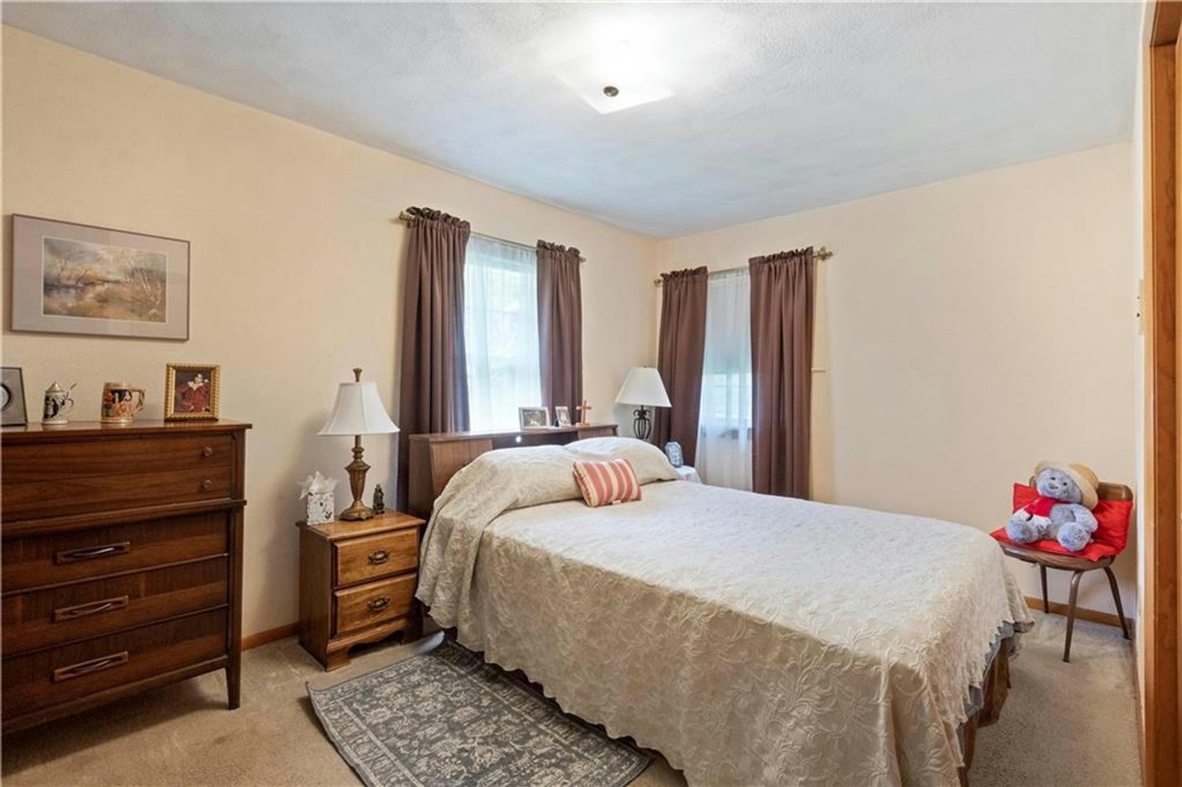 Image for LIVING ESTATE AUCTION