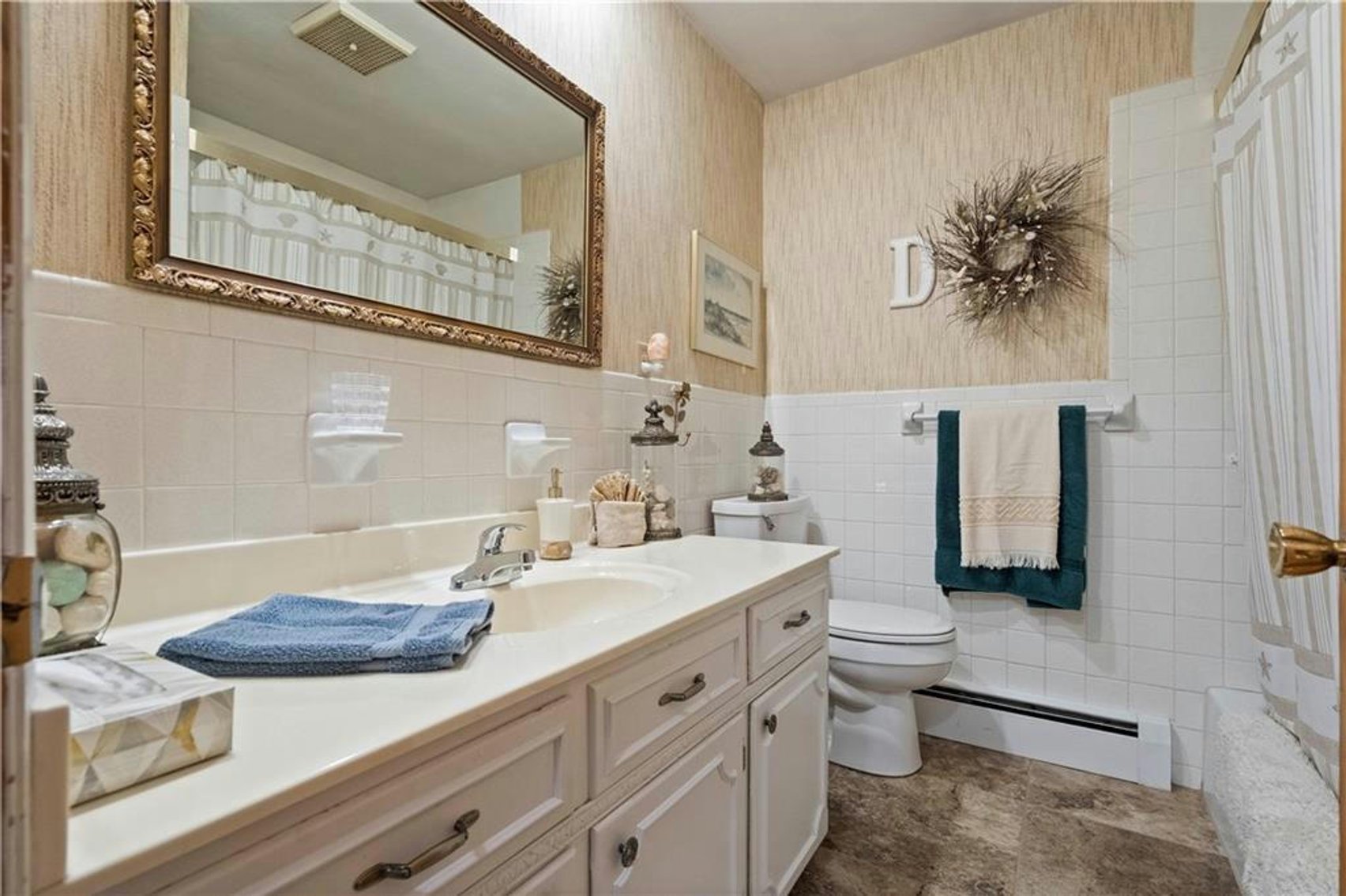 Image for LIVING ESTATE AUCTION