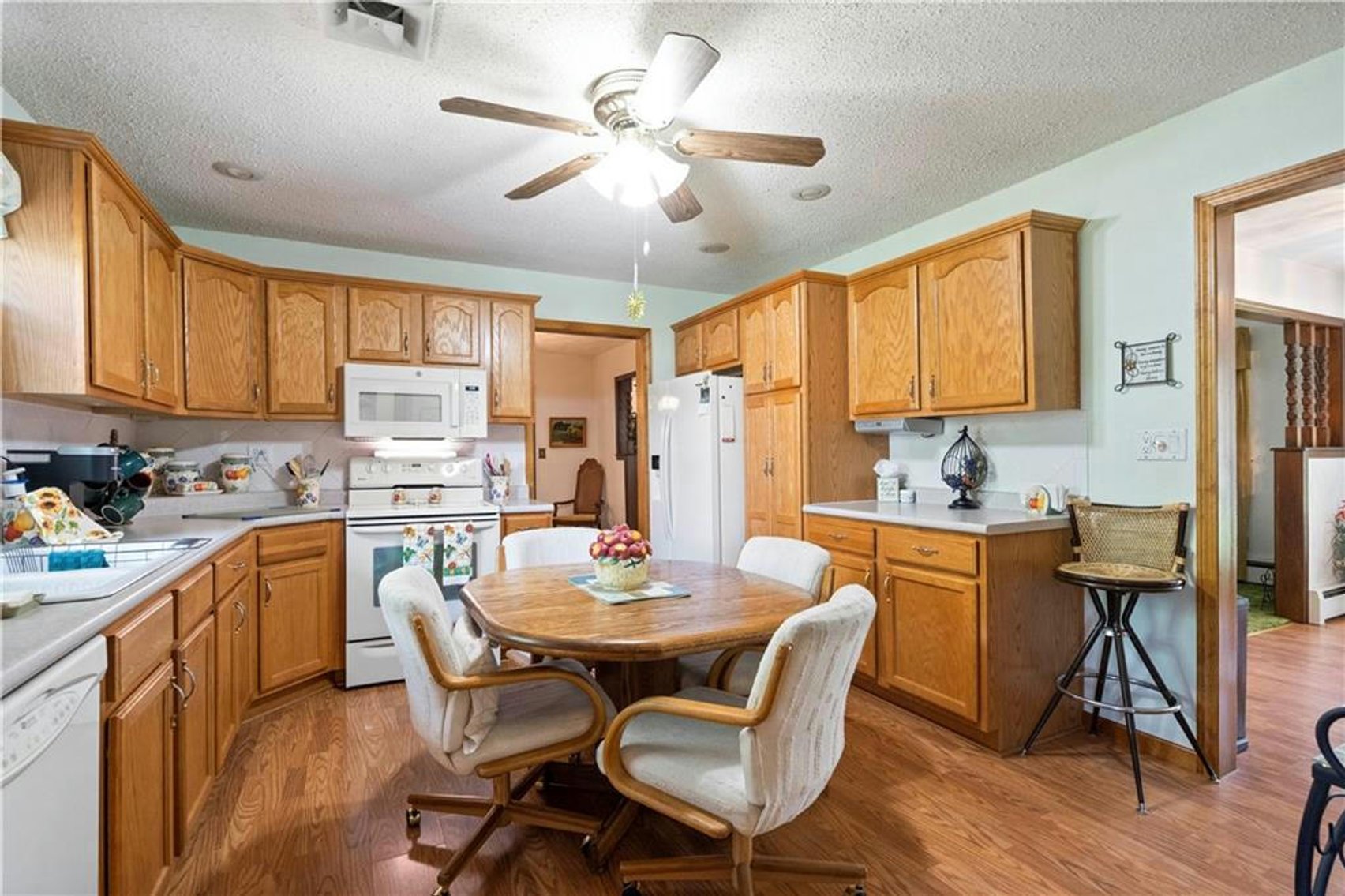 Image for LIVING ESTATE AUCTION