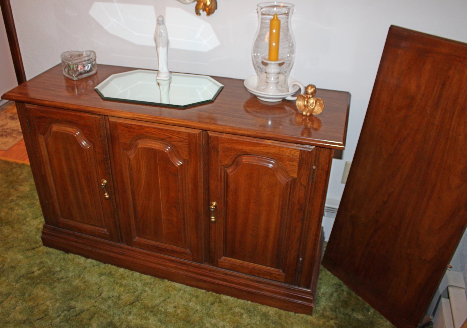 Image for LIVING ESTATE AUCTION