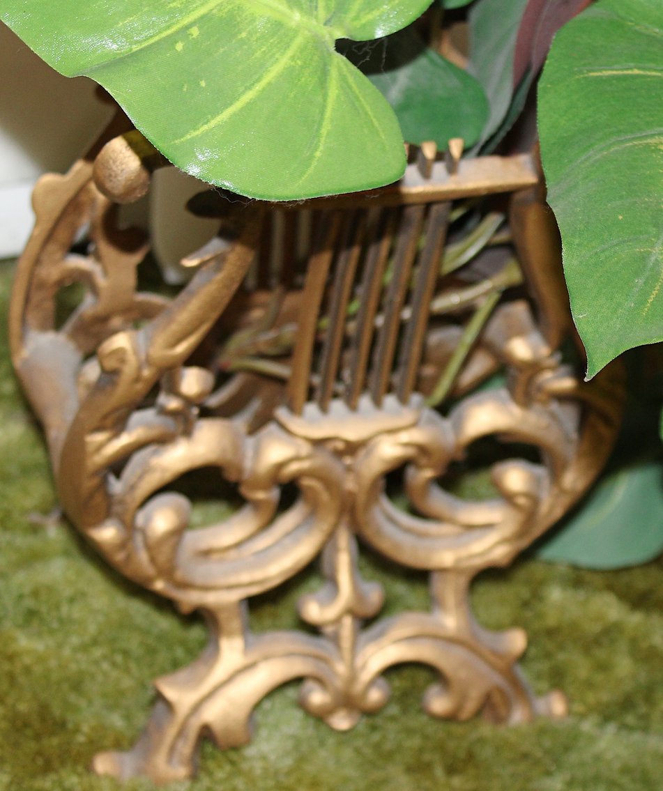 Image for LIVING ESTATE AUCTION