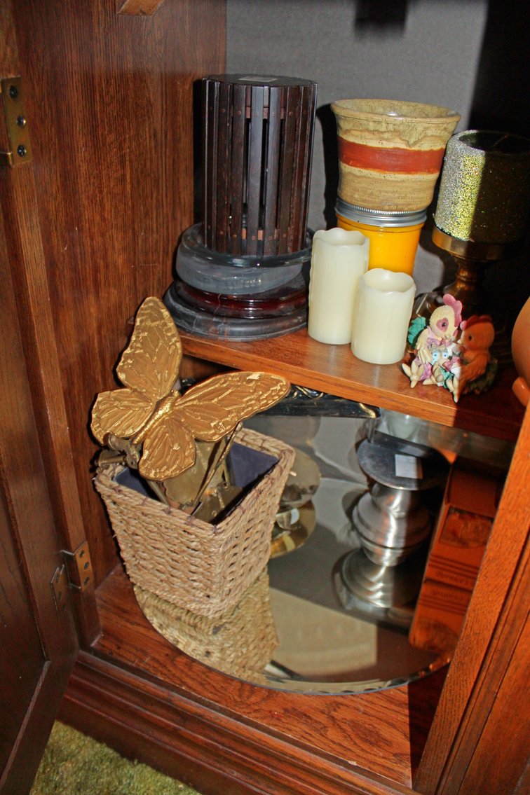 Image for LIVING ESTATE AUCTION