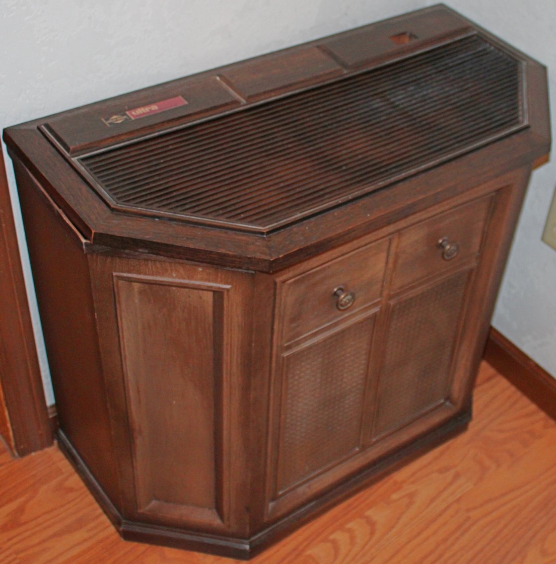 Image for LIVING ESTATE AUCTION