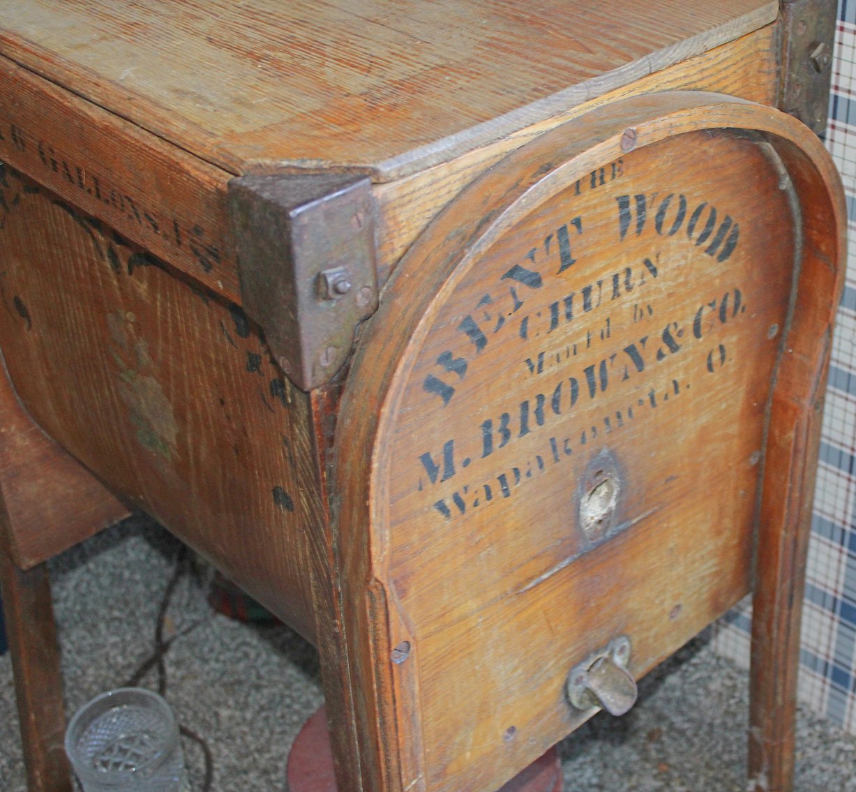 Image for ANTIQUE COLLECTOR'S LIVING ESTATE AUCTION