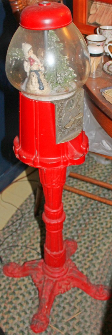 Image for ANTIQUE COLLECTOR'S LIVING ESTATE AUCTION