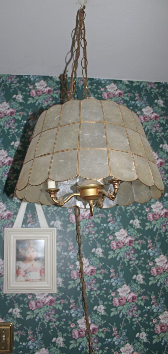 Image for ANTIQUE COLLECTOR'S LIVING ESTATE AUCTION