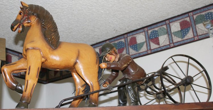 Image for ANTIQUE COLLECTOR'S LIVING ESTATE AUCTION