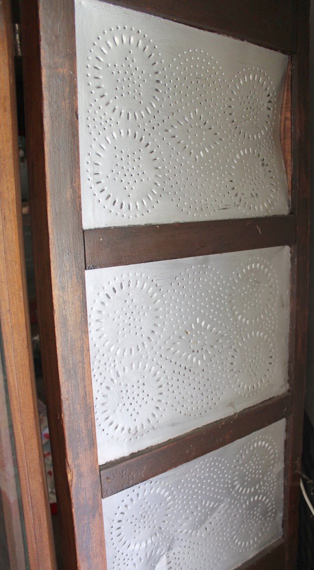 Image for ANTIQUE COLLECTOR'S LIVING ESTATE AUCTION