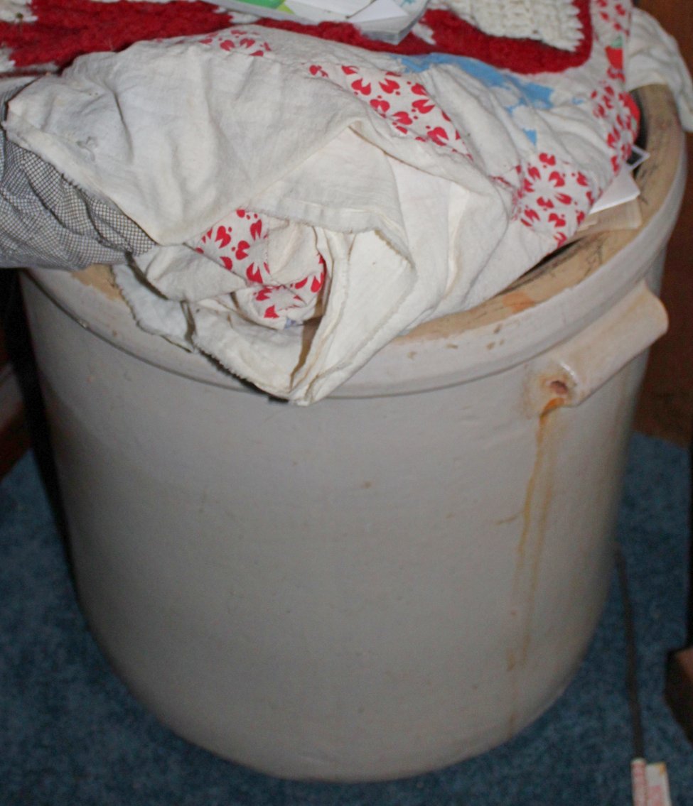 Image for ANTIQUE COLLECTOR'S LIVING ESTATE AUCTION