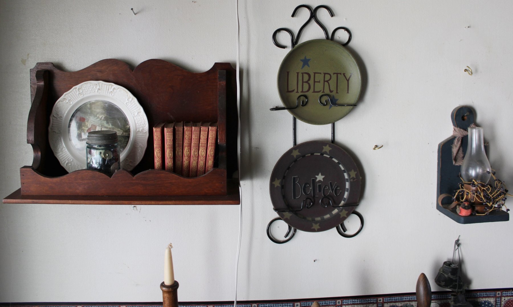 Image for ANTIQUE COLLECTOR'S LIVING ESTATE AUCTION