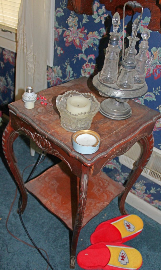 Image for ANTIQUE COLLECTOR'S LIVING ESTATE AUCTION