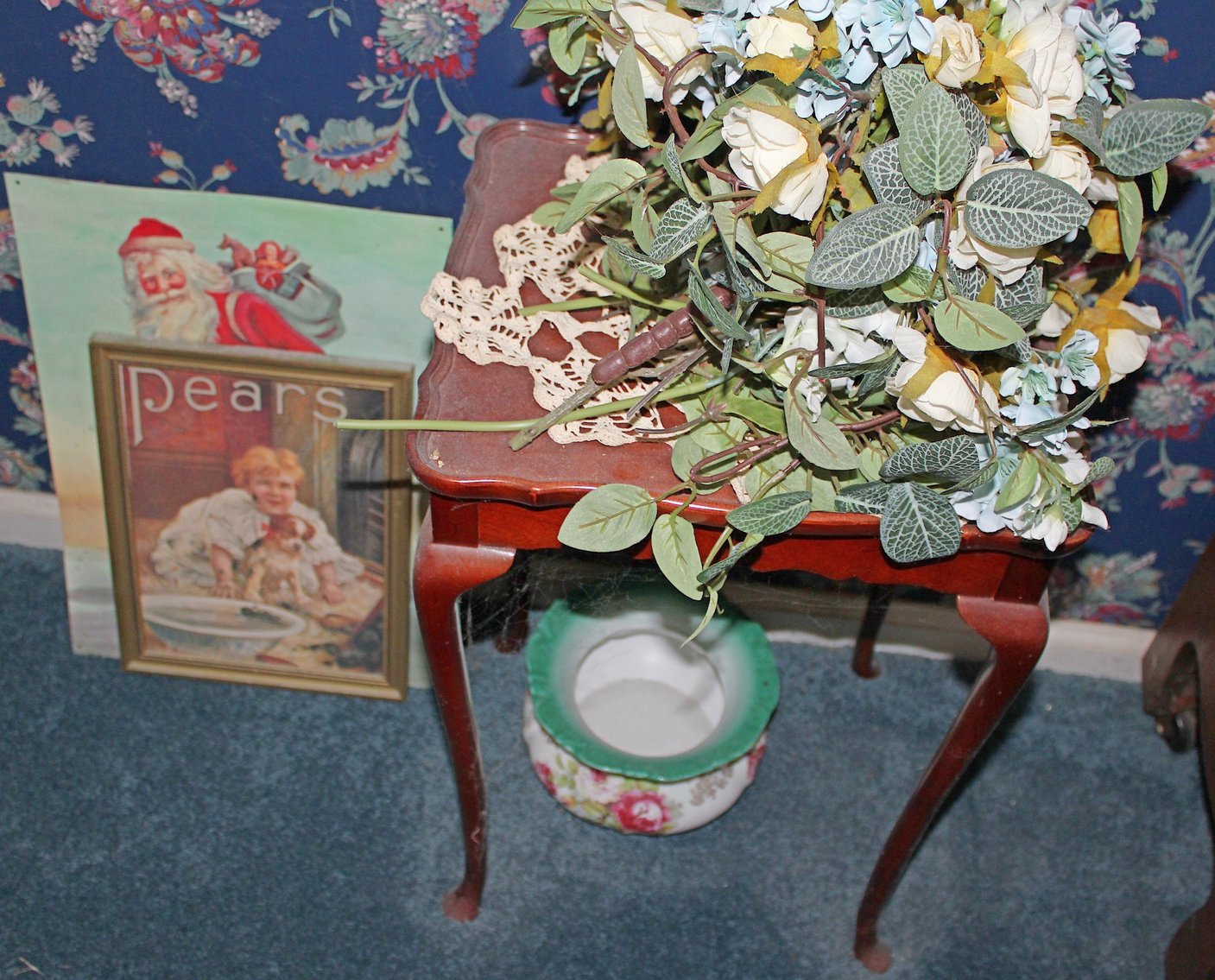 Image for ANTIQUE COLLECTOR'S LIVING ESTATE AUCTION