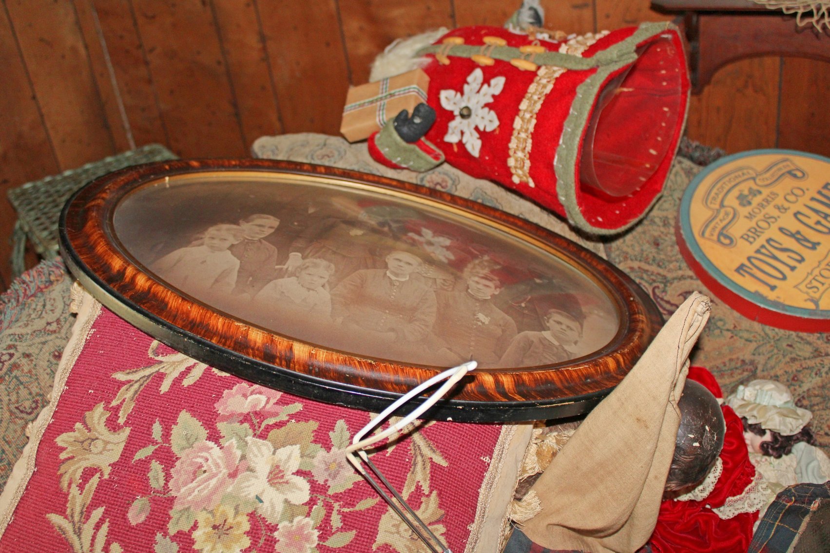 Image for ANTIQUE COLLECTOR'S LIVING ESTATE AUCTION