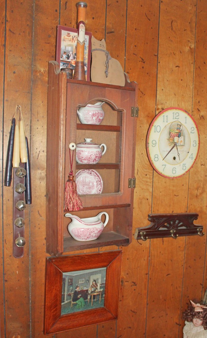 Image for ANTIQUE COLLECTOR'S LIVING ESTATE AUCTION