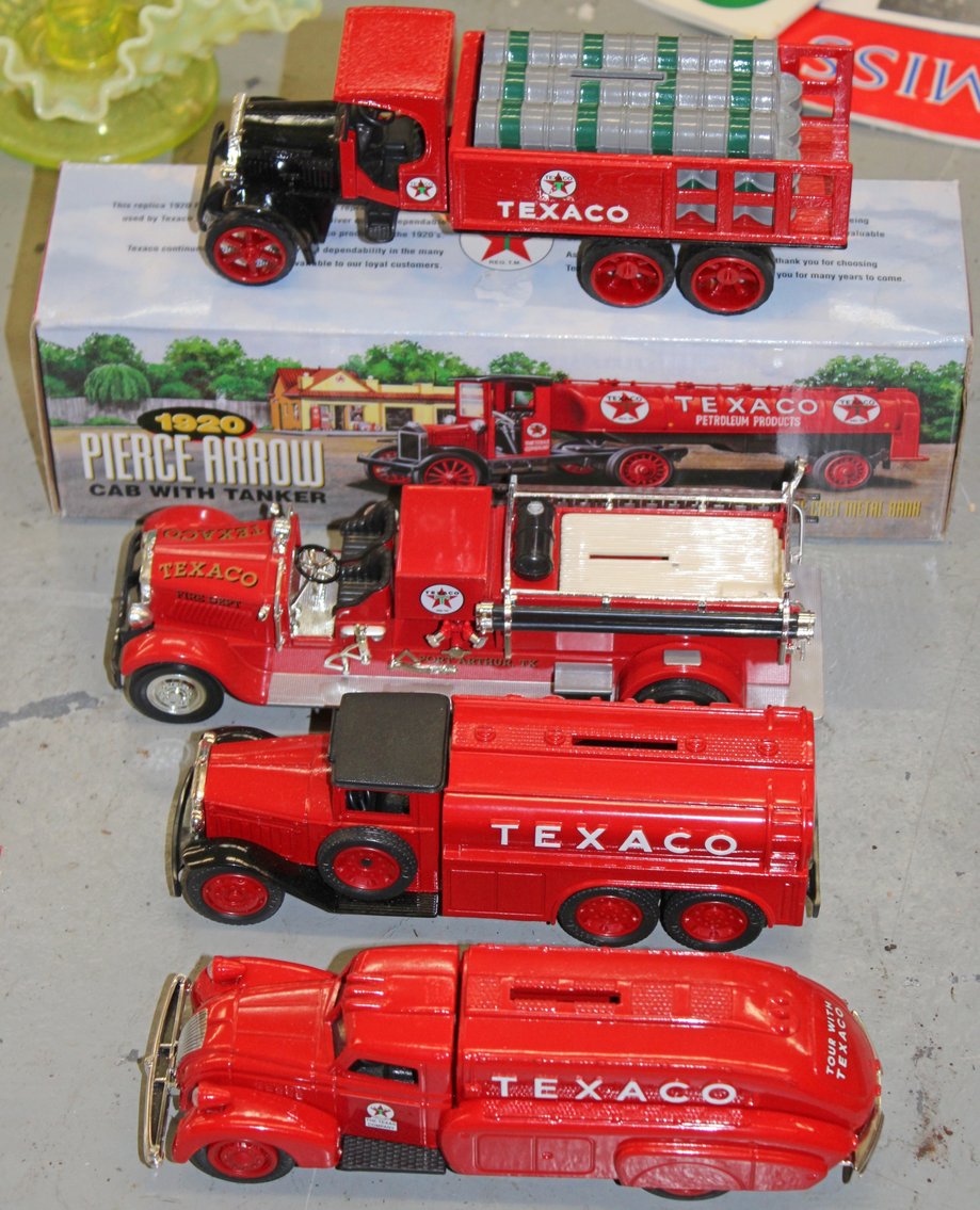 Image for ANTIQUE COLLECTOR'S AUCTION