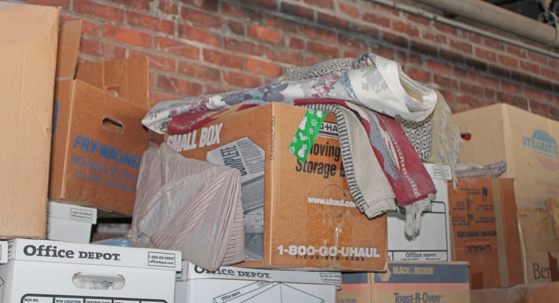 Image for INDOOR PRIVATE CELEBRITY MYSTERY AUCTION