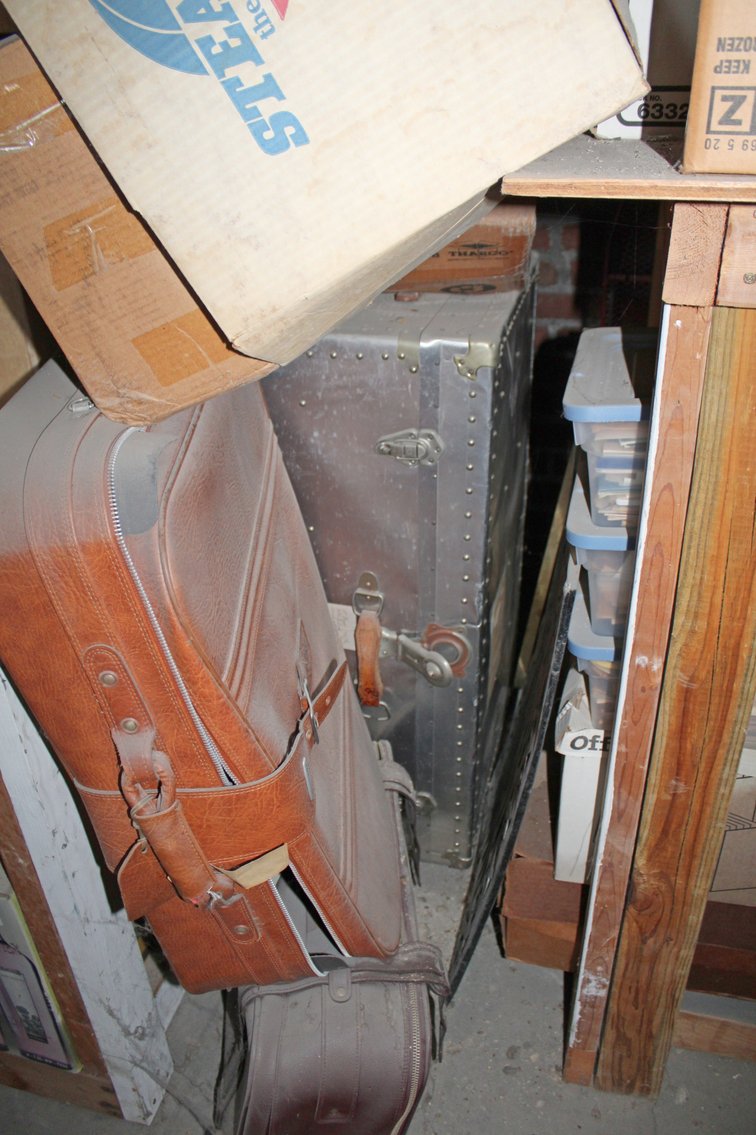 Image for INDOOR PRIVATE CELEBRITY MYSTERY AUCTION