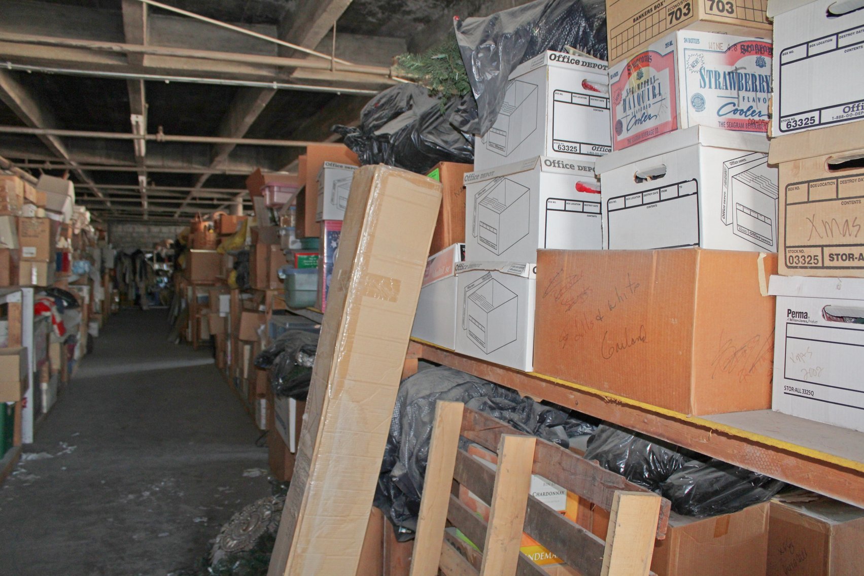 Image for INDOOR PRIVATE CELEBRITY MYSTERY AUCTION