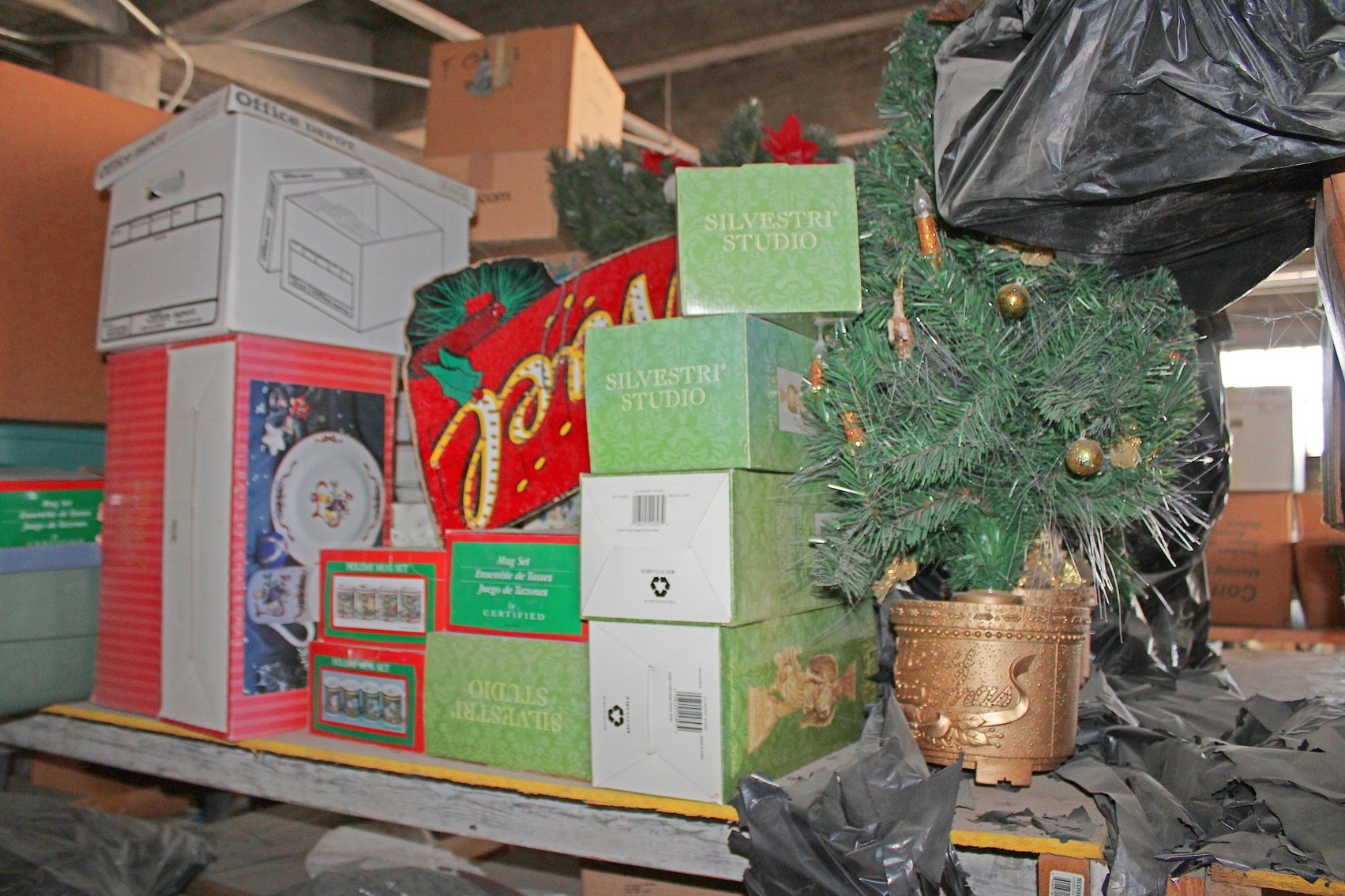 Image for INDOOR PRIVATE CELEBRITY MYSTERY AUCTION