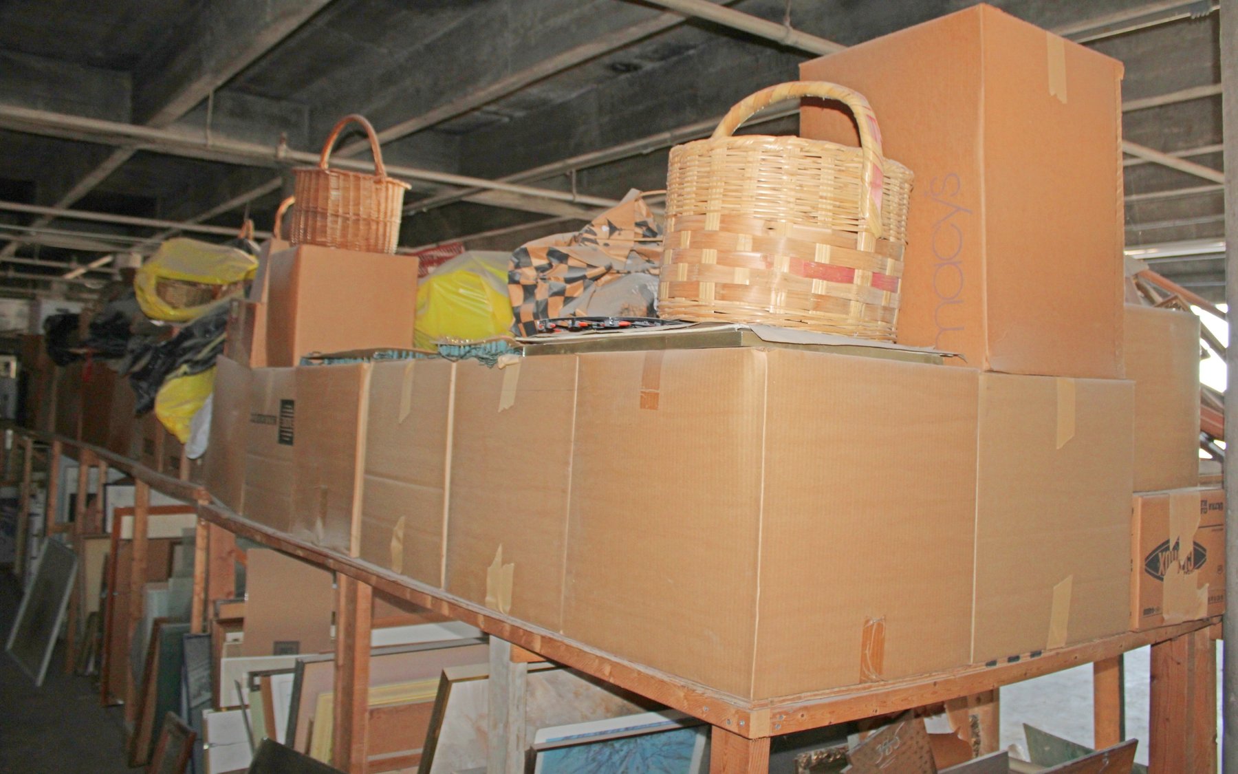 Image for INDOOR PRIVATE CELEBRITY MYSTERY AUCTION