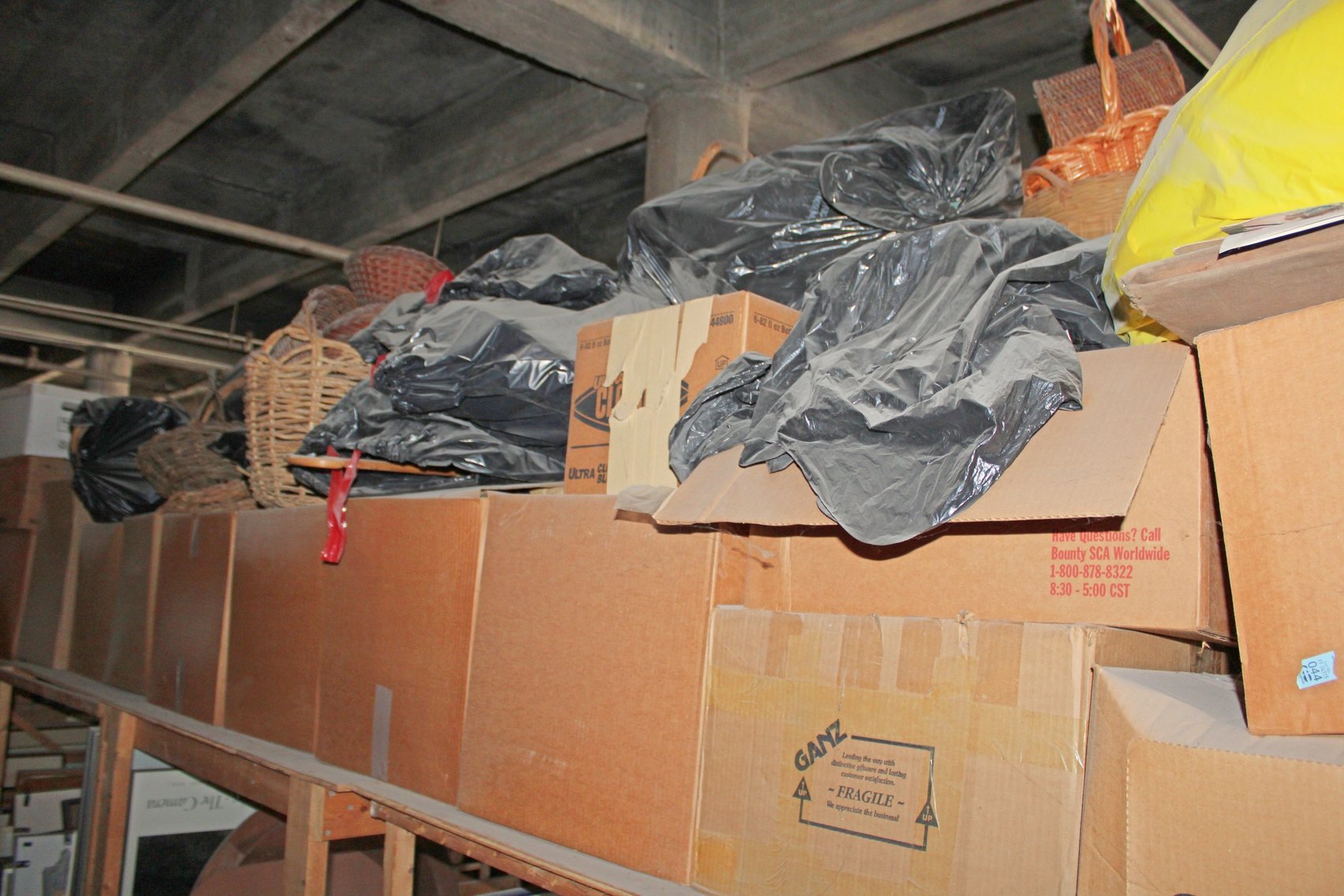 Image for INDOOR PRIVATE CELEBRITY MYSTERY AUCTION