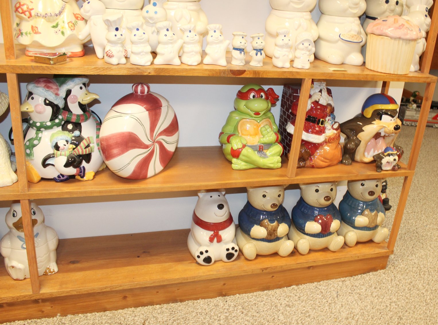 Image for COLOSSAL LIFETIME COOKIE JAR COLLECTION AUCTION