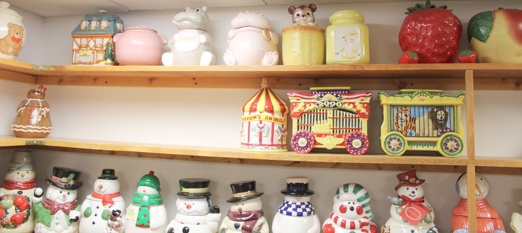 Image for COLOSSAL LIFETIME COOKIE JAR COLLECTION AUCTION