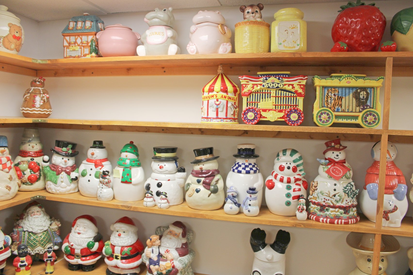 Image for COLOSSAL LIFETIME COOKIE JAR COLLECTION AUCTION