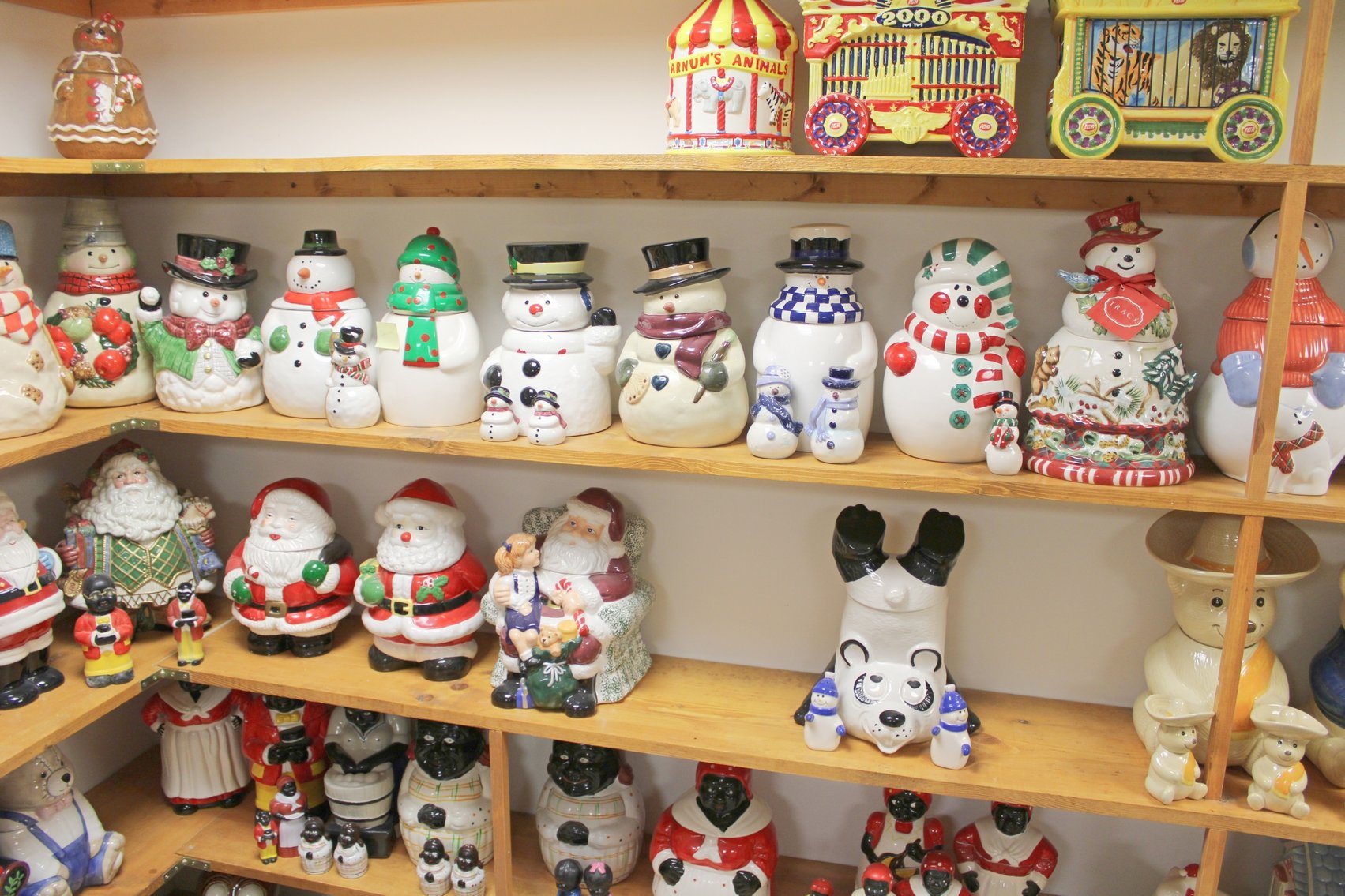 Image for COLOSSAL LIFETIME COOKIE JAR COLLECTION AUCTION