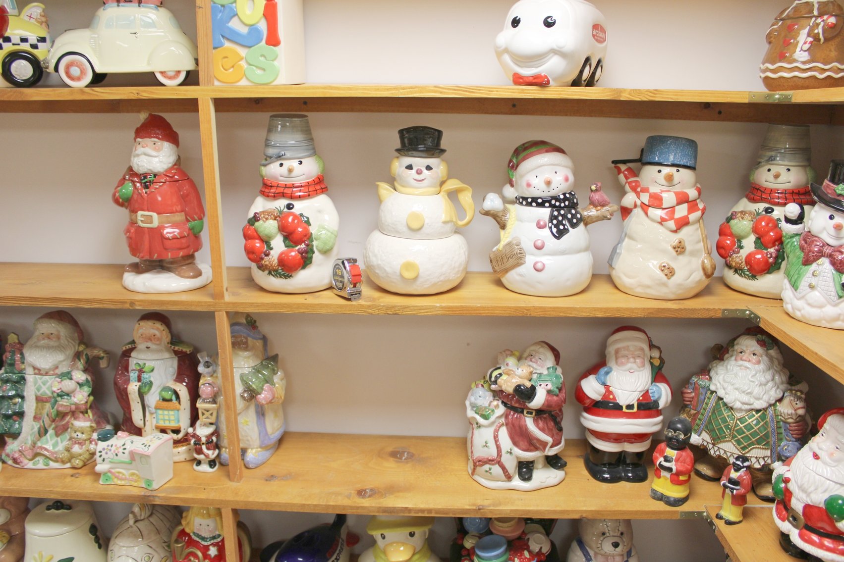 Image for COLOSSAL LIFETIME COOKIE JAR COLLECTION AUCTION