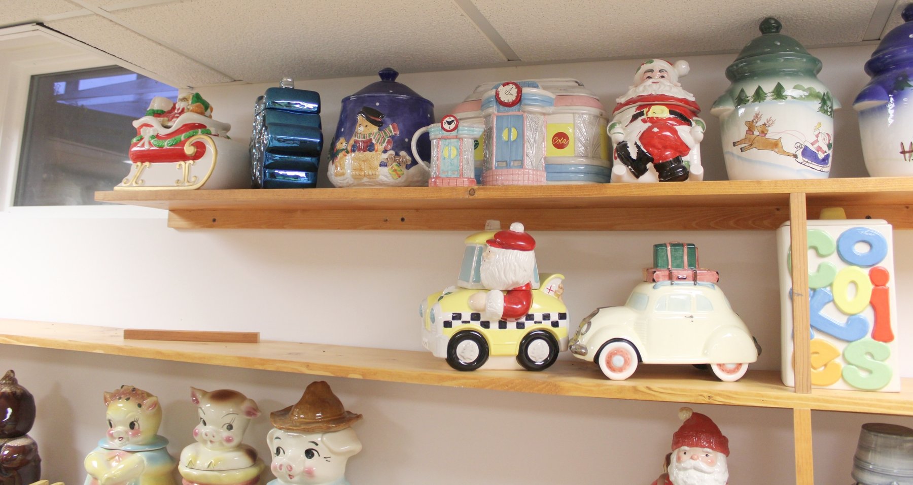 Image for COLOSSAL LIFETIME COOKIE JAR COLLECTION AUCTION