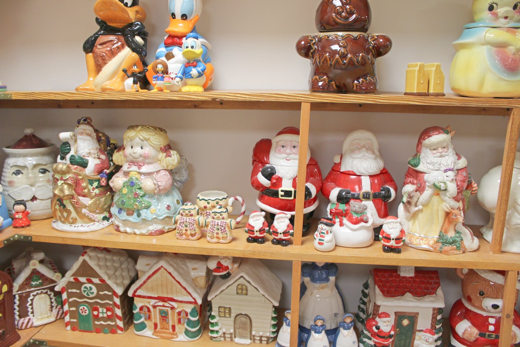 Image for COLOSSAL LIFETIME COOKIE JAR COLLECTION AUCTION